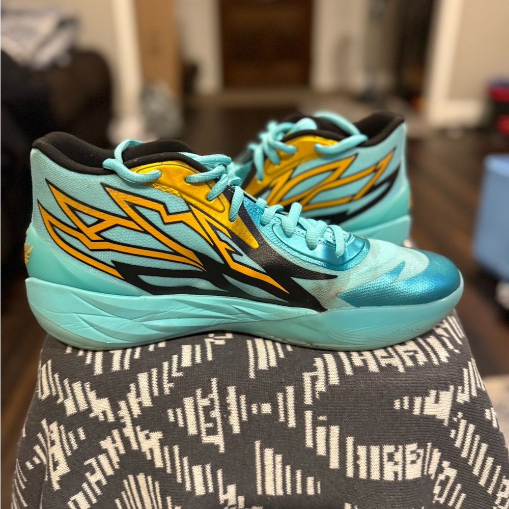 Men’s Vibrant Teal and Yellow Athletic Sneakers